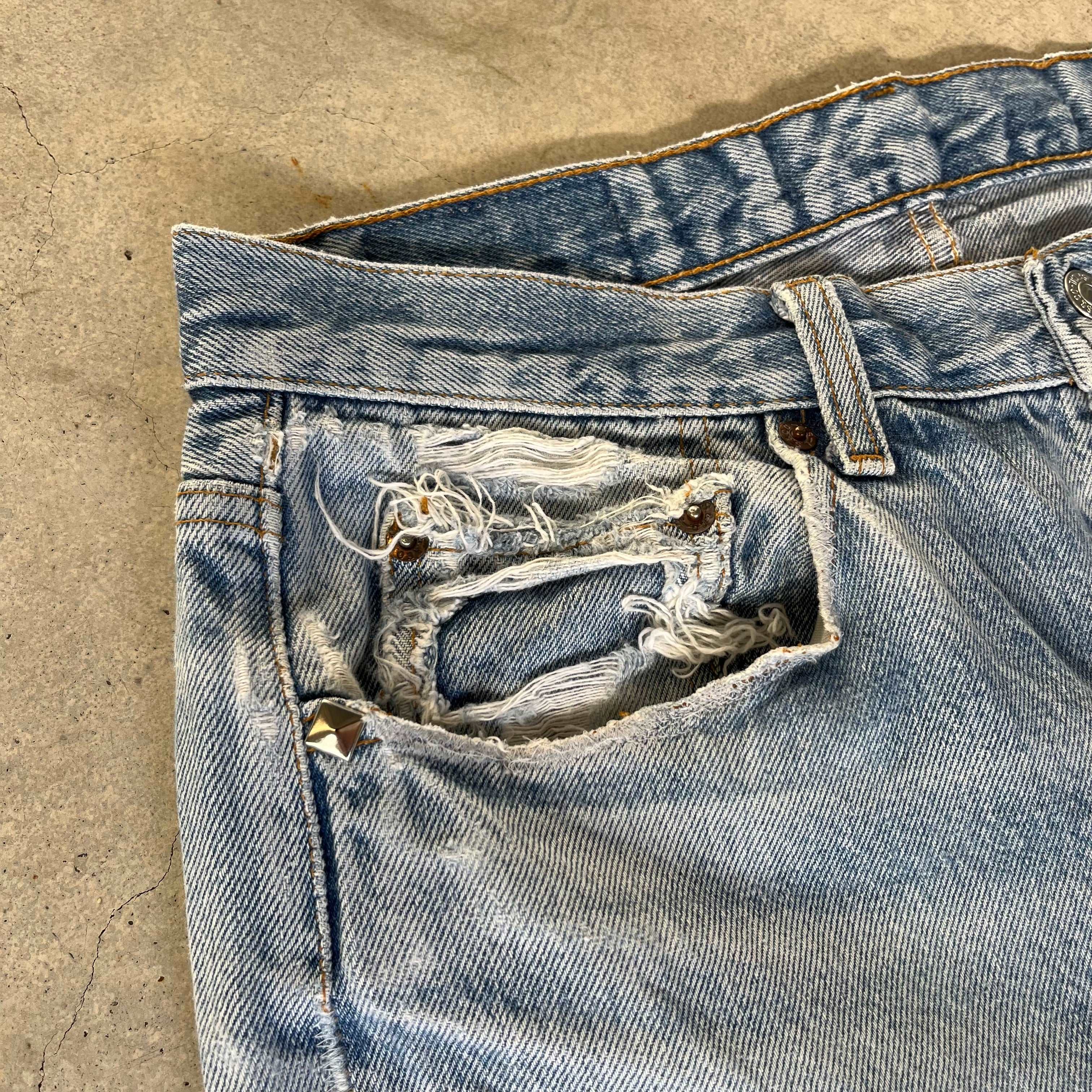 Vintage Levis 501 W32 *Rivets