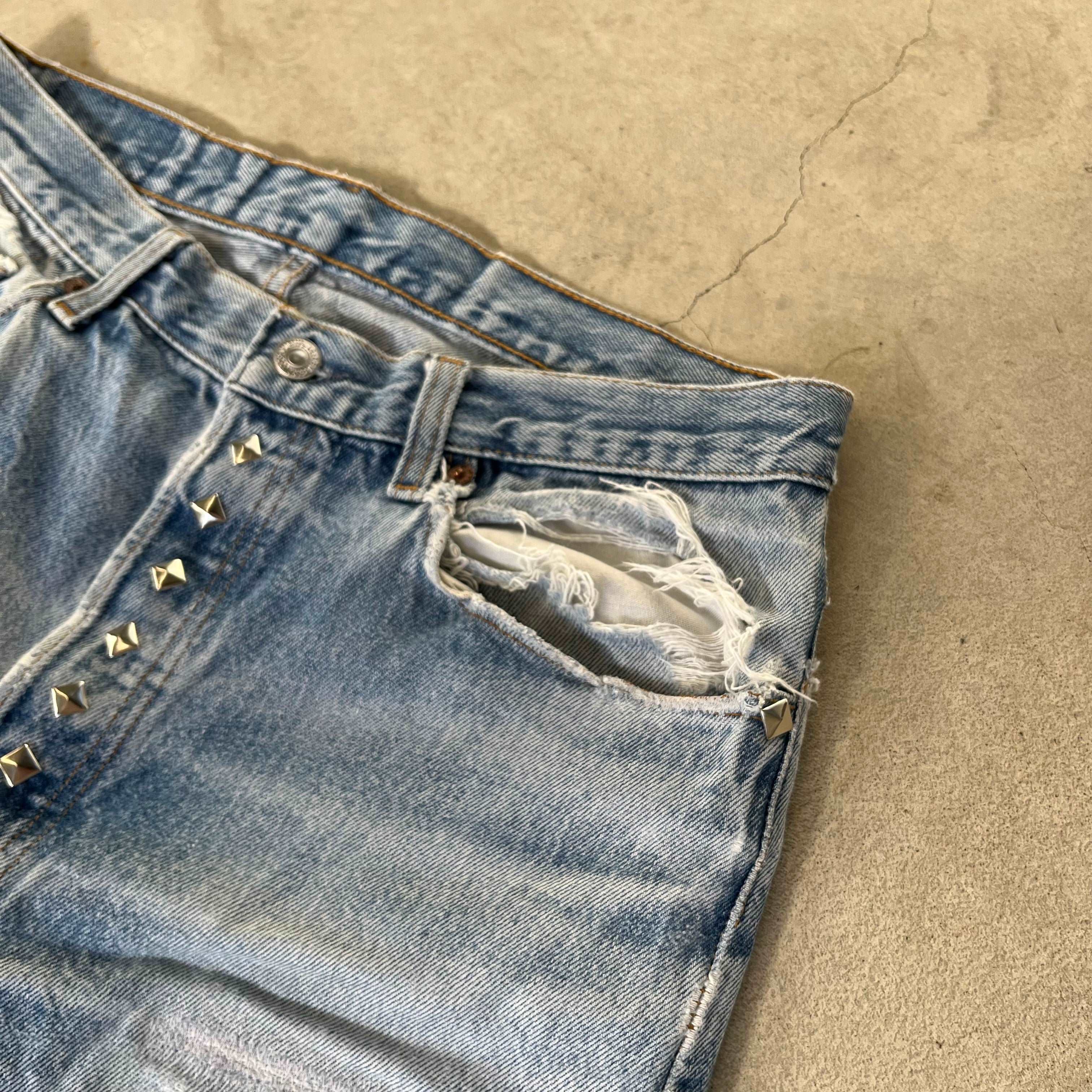 Vintage Levis 501 W32 *Rivets